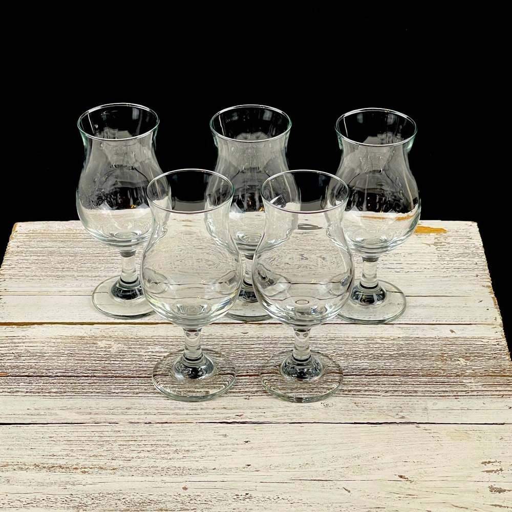 NWOT 8” hurricane glasses